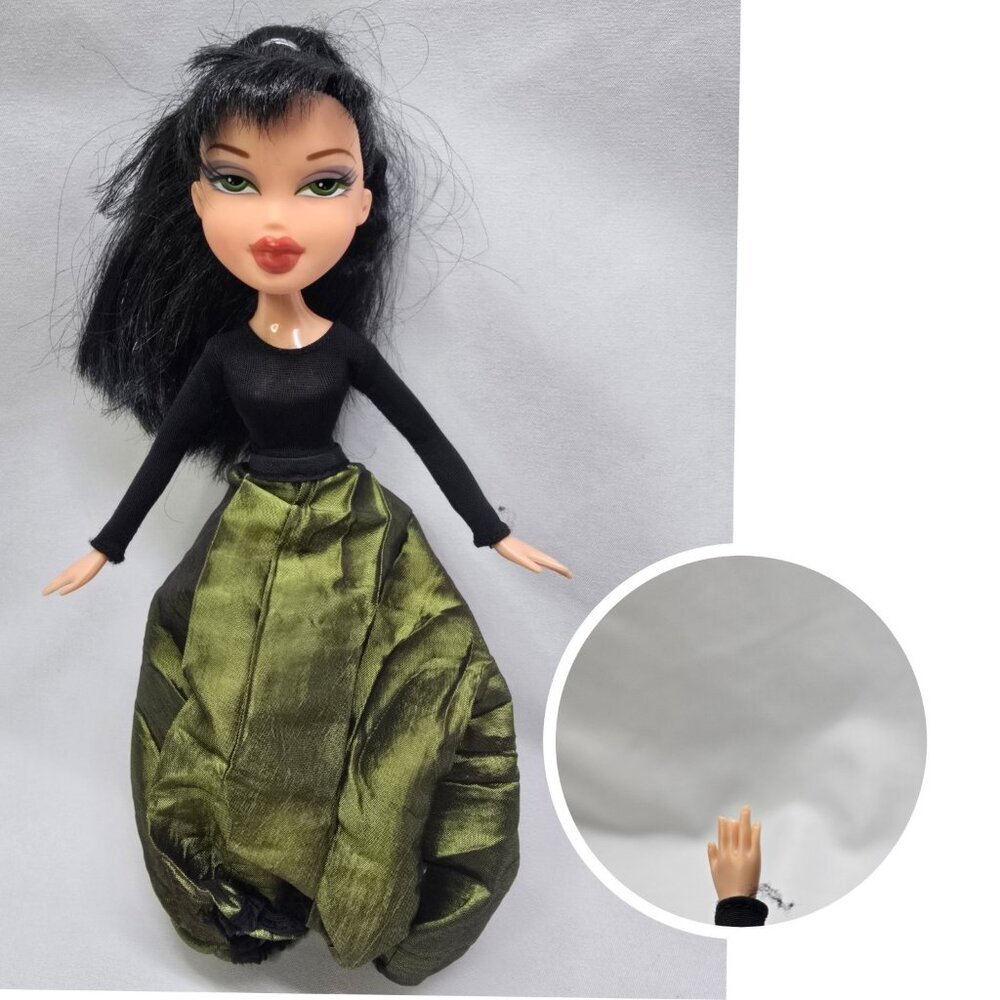 Bratz Behind the Scene Fashion Doll Amelie Haute Couture- BROKEN FINGERS  READ
